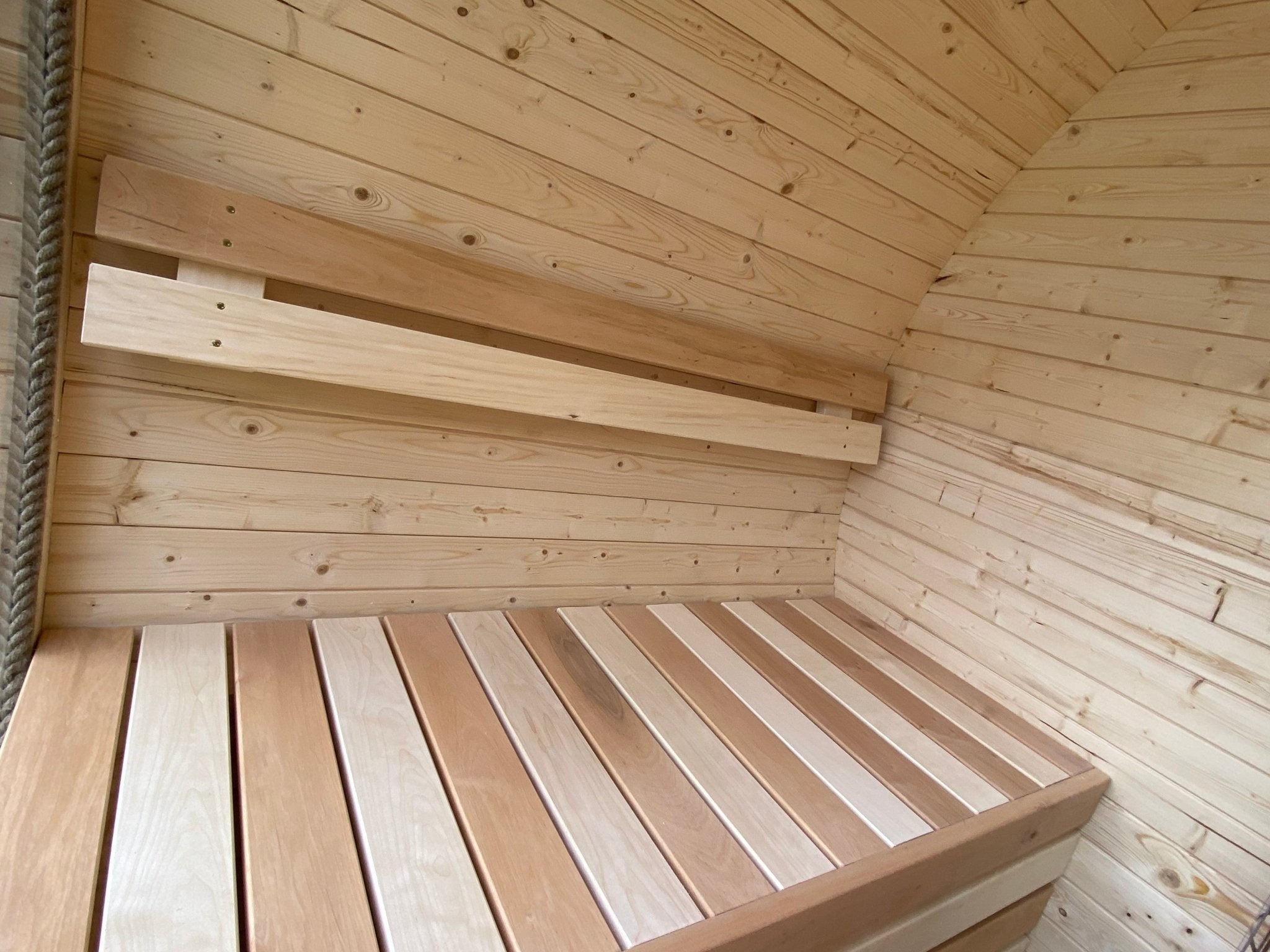 Deep Solid Wood Terrace Sauna: Luxurious Outdoor Retreat - Heatinova