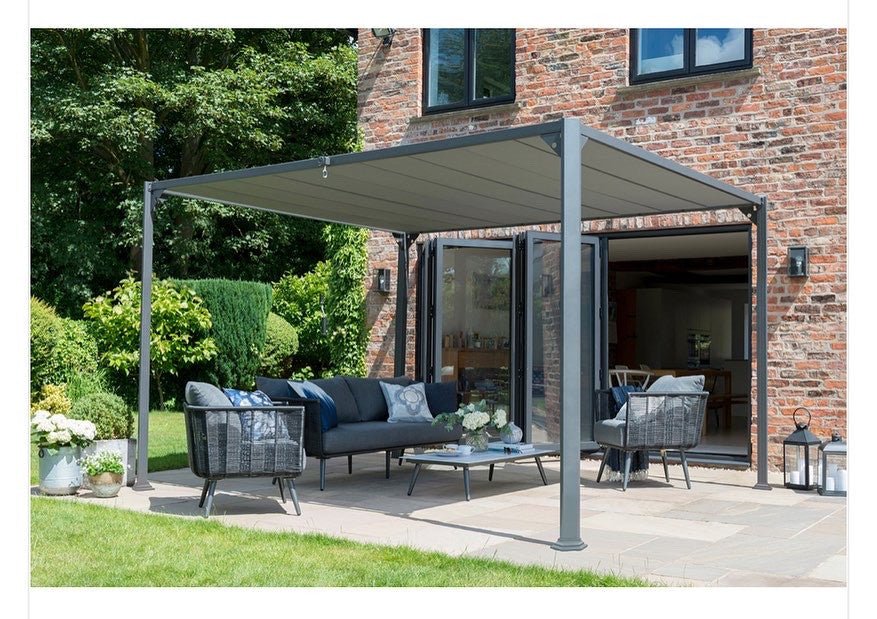 Premium Outdoor Pergola - Regulate Sun and Rain with Ease - Heatinova