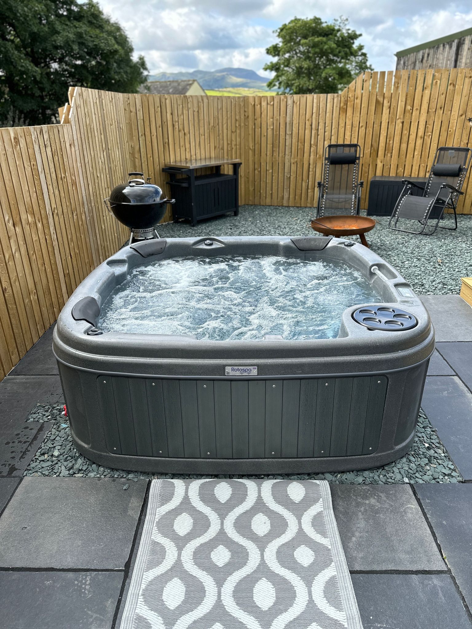 Roto Spa DuraSpa S380:View in AR! Discover Luxury, Your Ultimate 6 Person Hot Tub Haven - Heatinova