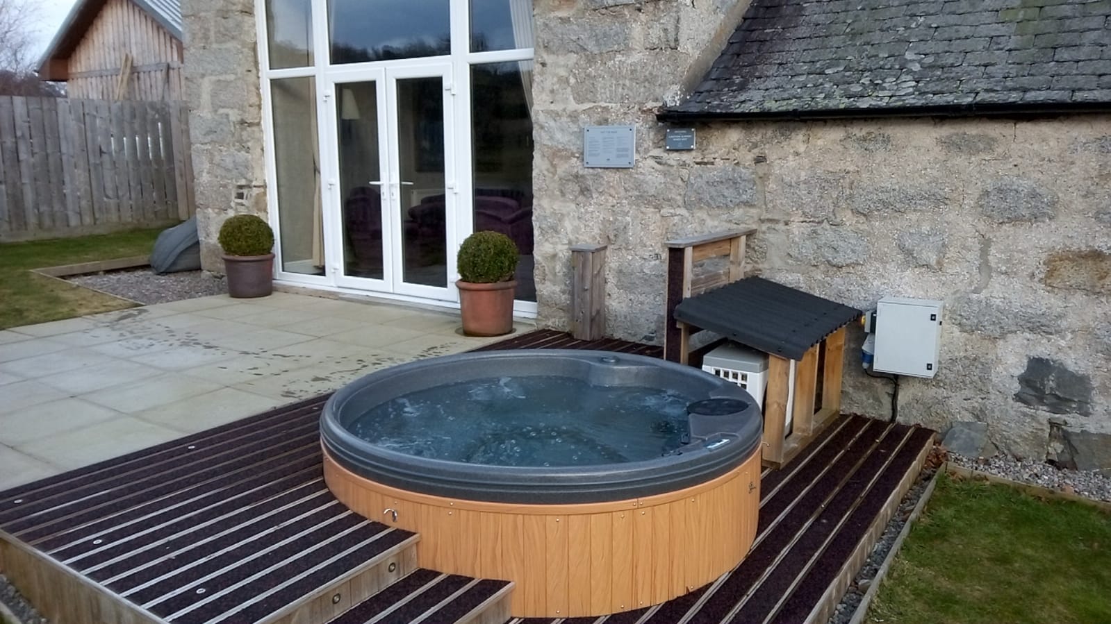 Roto Spa QuatroSpa: View in AR!Your Ultimate 6 Person Hot Tub Escape! - Heatinova